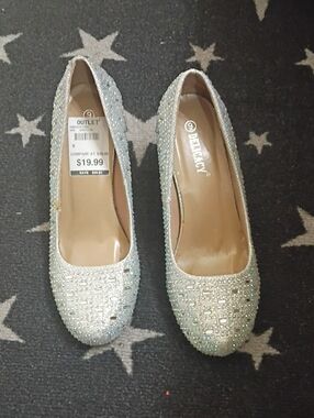 Delicacy Sparkling Ivory Crystal Heels